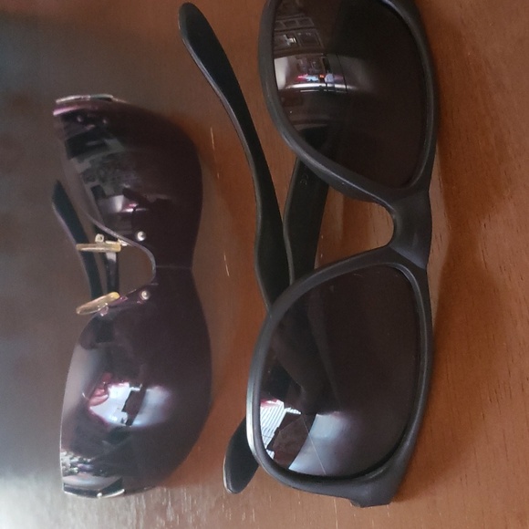 5  Pairs of Sunglasses Fireball..Tuaca. Brand Red/Black  The other 3 unknown - Picture 3 of 4